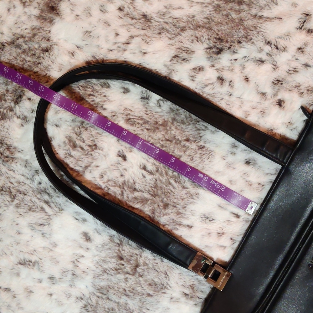 Liz Claiborne Black Leather Shoulder Bag - Picture 11 of 11